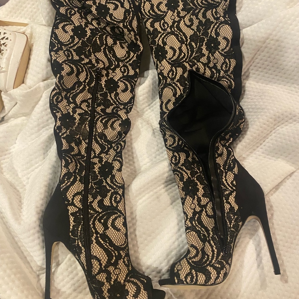 Super Cute Madison boots.NIB